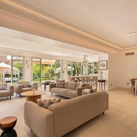 Luxueuse With Pool 7bd 14p -